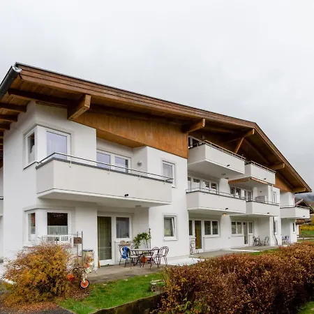 With Beautiful View Near Zell Am See & Kaprun, With Sauna * ピーゼンドルフ